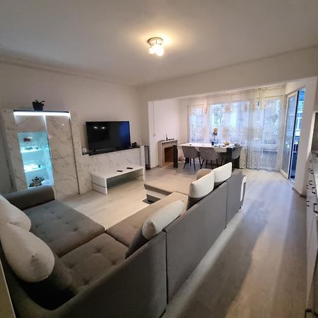 Apartchazal Brussel Buitenkant foto