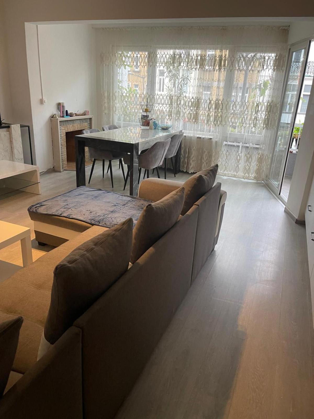 Apartchazal Brussel Buitenkant foto